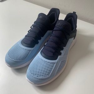 NEVER USED APL TECHLOOM TRACER SNEAKERS